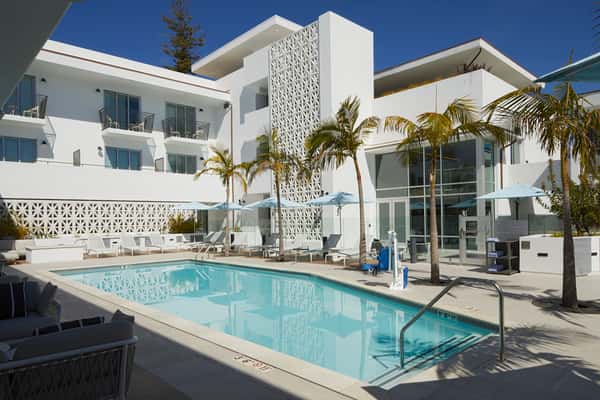 Saint Remy Pool Deck