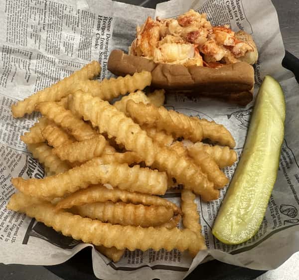 Captain's Catch Lobster Roll