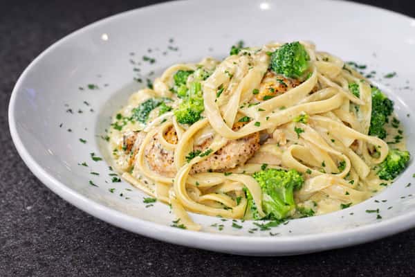Chicken Broccoli Alfredo