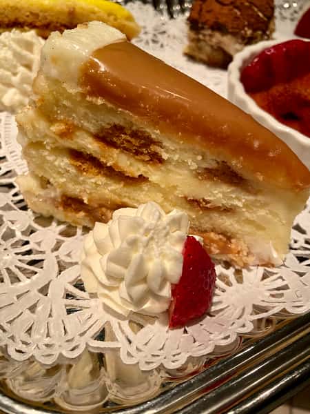 Vanilla Caramel Crunch Cake