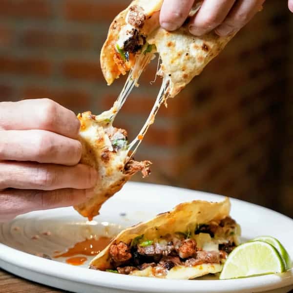 Have you tried our delectable campechano Taco? A campechano taco is a Mexican street food taco featuring a flavorful mix of two or more proteins, most often beef and chorizo. The name comes from the Mexican Spanish verb campechanear, which means "to mix or combine things. š®šš¤¤
.
.
.
.
#campechana #tacosofinstagram #parkercolorado #littletoncolorado