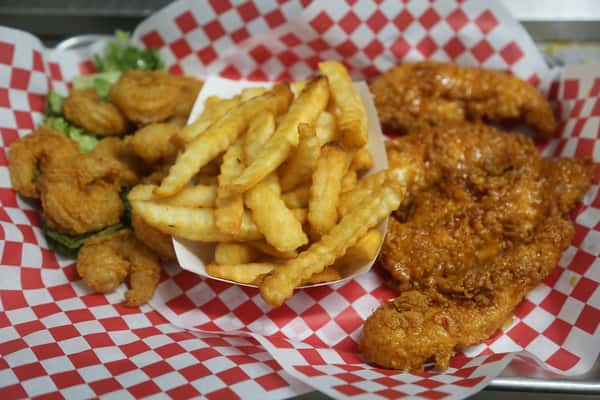 4 Fingers & 10 Shrimp Basket