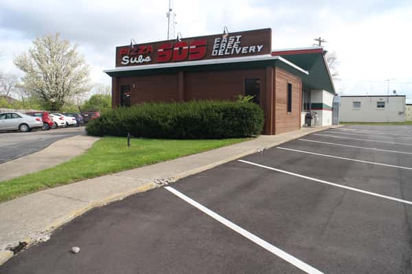 Exterior of SDS Pizza
