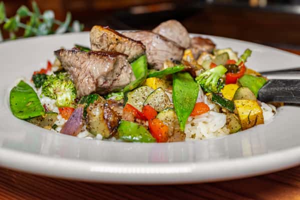 MaineStreetCoastalCuisine_StirFryWithBeef(Macro)2.jpg