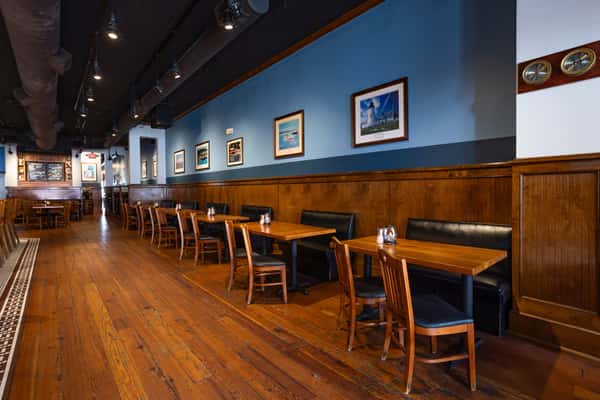 MaineStreetCoastalCuisine_Interior(Medium)6.jpg