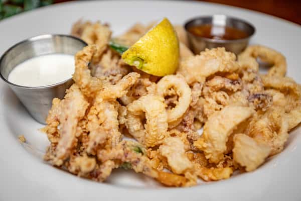 MaineStreetCoastalCuisine_FriedCalamari(Macro)2.jpg
