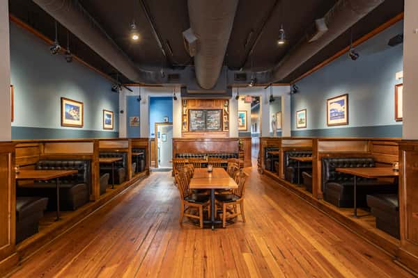 MaineStreetCoastalCuisine_Interior(Medium)11.jpg
