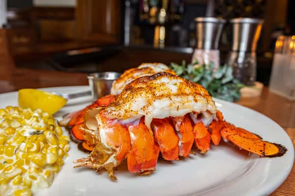 MaineStreetCoastalCuisine_TwinLobsterTails(Macro)2.jpg