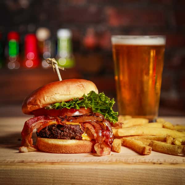 Breakwater Burger (780-1120 cal)