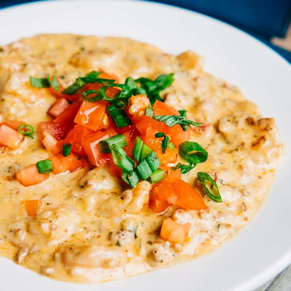 Shrimp 'N' Grits (920 cal)