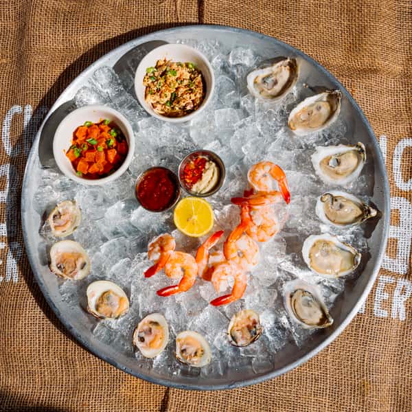 Seafood Plateau (1180 cal)