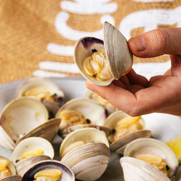 Clams (50 cal ea.)