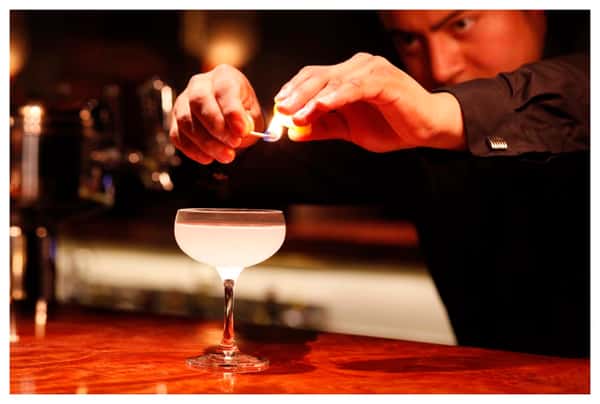 bartender fire cocktail