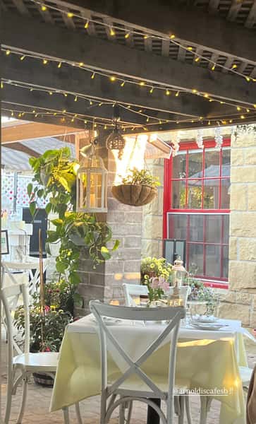 romantic table