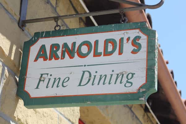 Arnoldi's Signage