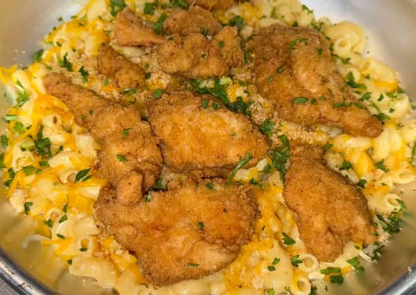 Crispy chicken mac & cheese