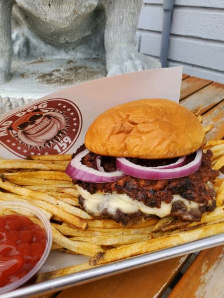 Chili Burger* with FRIES
