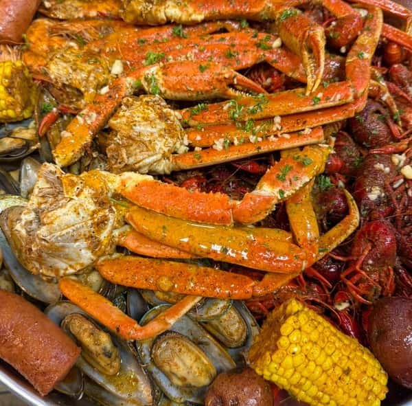 2 lb snow crab, 2 lb crawfish, 1 lb mussel, 2potato, 2corn