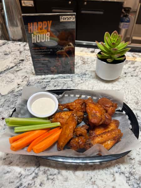 Alitas A La Diabla (8 Pcs) W/veggies