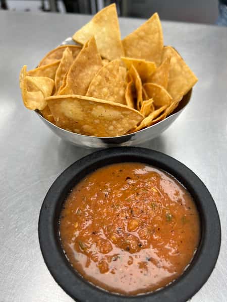 Salsa (08 oz) & large Chips