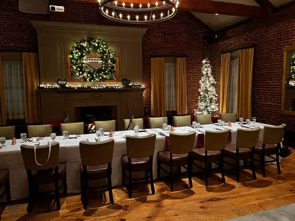 Salem - Loft with long tables for holiday party