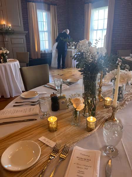 Salem - wedding in Loft Room