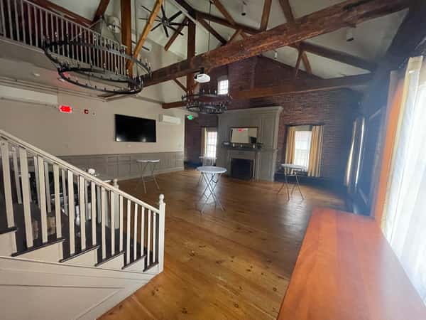 Salem - Loft Room empty