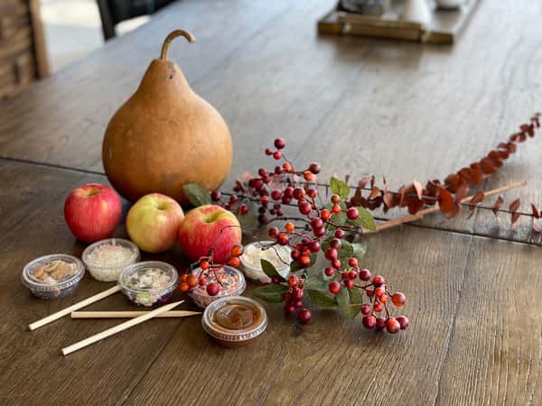 apples and pear decor
