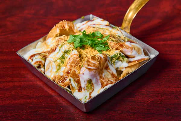 Purani Delhi Ki Papdi Chaat
