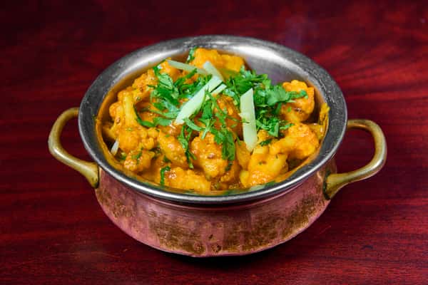 Aloo Gobhi Ghar Ki