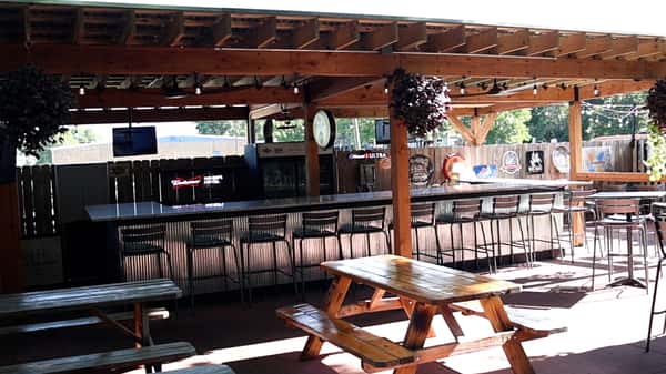 patio outdoor dining