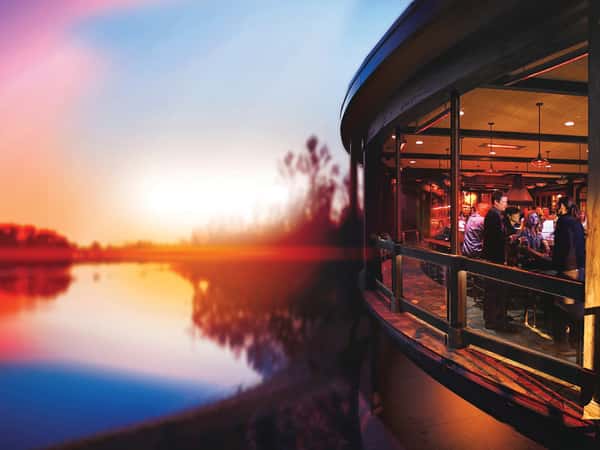 TheChopHouse_Exterior_Bar_Lake