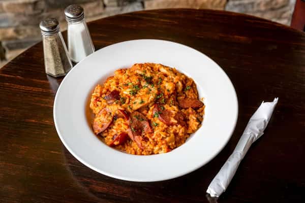 Jambalaya is the one everyone keeps coming back for at Neil St. Blues 🔥 Loaded with fire roasted peppers and onions, turkey smoked sausage, shrimp, and blackened chicken, it's bold, hearty, and easily one of the most talked-about dishes in the house.
#NeilStBlues #Jambalaya #CustomerFavorite #BoldFlavor
