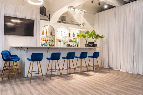 bar