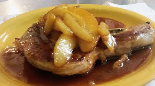 Apple-Topped Pork Chop