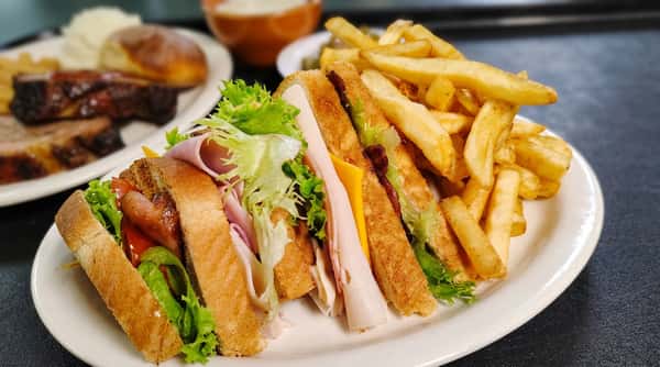 club-sandwich_enhanced.png