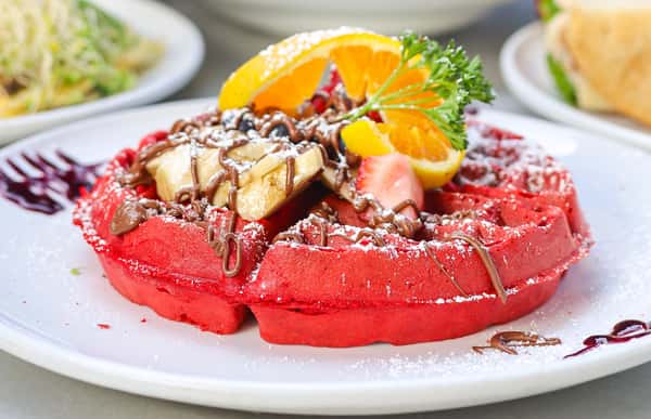 Red Velvet w/ Nutella & Bananas Waffle