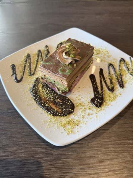 Dubai Chocolate Cake