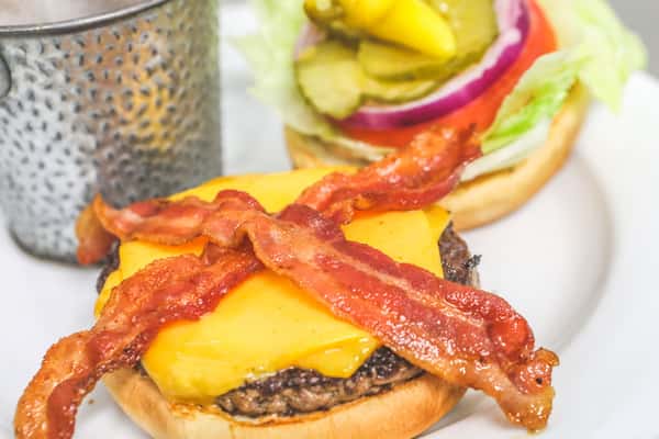 burger with bacon