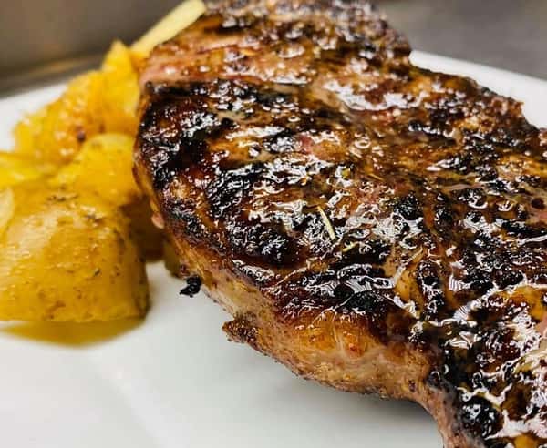 10oz End-Cut Strip Steak Dinner with redskin potatoes