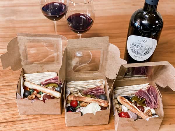 mini charcuterie boxes