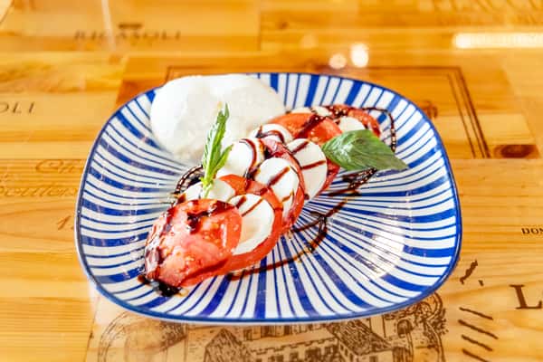 Heirloom Tomato & Burrata
