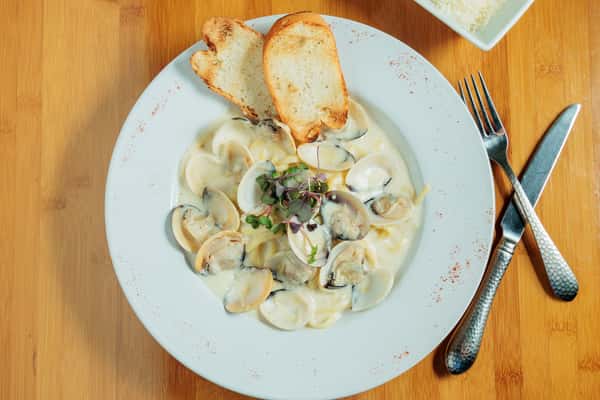 linguini and clams