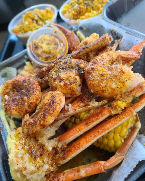 Q's Crackin Crab & Seafood Kitchen - Seafood Restaurant in Cocoa Beach, FL