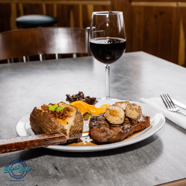 Steak with Seared Scallops 
