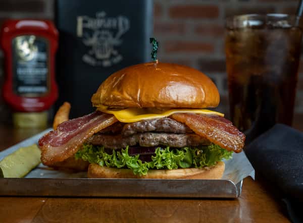 Classic Bacon Cheeseburger