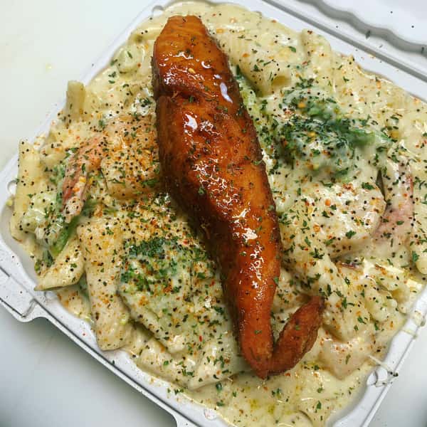 King D's Seafood Lover's Pasta
