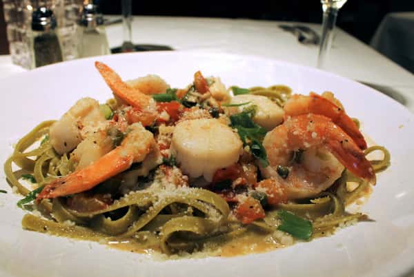 Lunch Seafood Fettucini