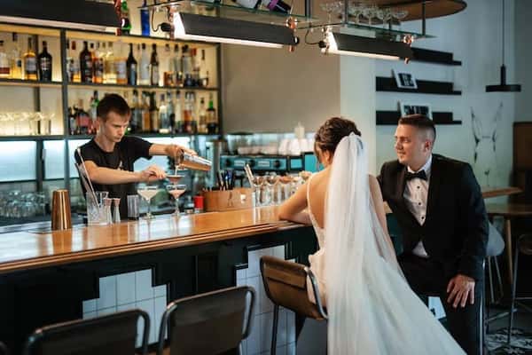 How to Choose the Perfect Wine Service for Your Wedding Reception?