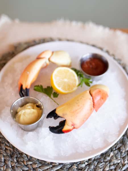 Florida Stone Crab - 5 MEDIUM CLAWS SERVED CHILLED WITH MUSTARD SAUCE 